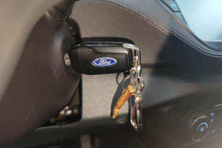 Used Ford Escort 2017 Happiness Edition 1.5L Automatic Fashion Version Vehicle Key