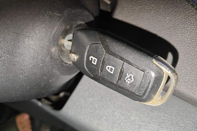 Used Ford Escort 2017 Happiness Edition 1.5L Automatic Fashion Version Vehicle Key