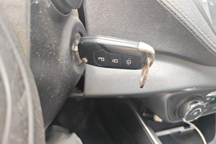 Used Ford Escort 2017 Happiness Edition 1.5L Automatic Fashion Version Vehicle Key