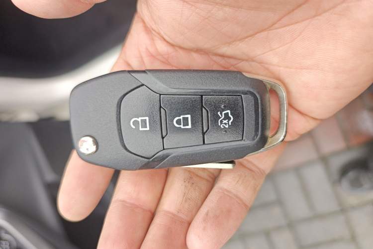 Used Ford Escort 2017 Happiness Edition 1.5L Automatic Fashion Version Vehicle Key