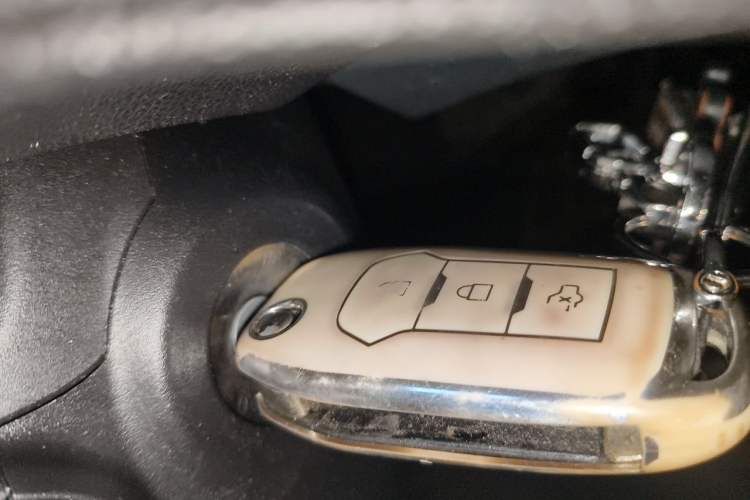 Used Ford Escort 2017 Happiness Edition 1.5L Automatic Fashion Version Vehicle Key
