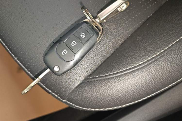 Used Ford Escort 2017 Happiness Edition 1.5L Automatic Fashion Version Vehicle Key
