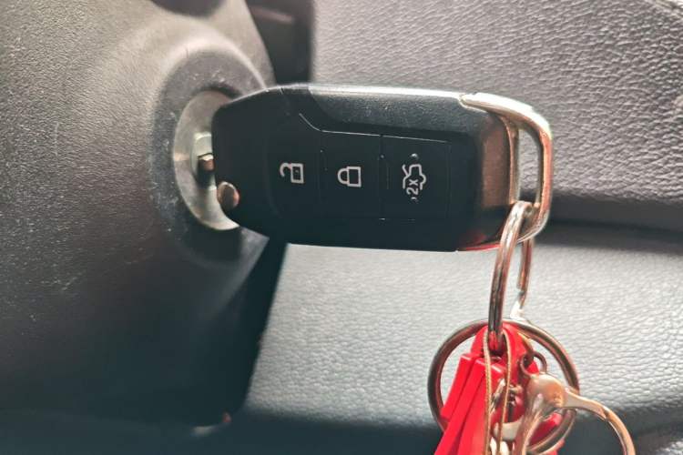 Used Ford Escort 2017 Happiness Edition 1.5L Automatic Fashion Version Vehicle Key