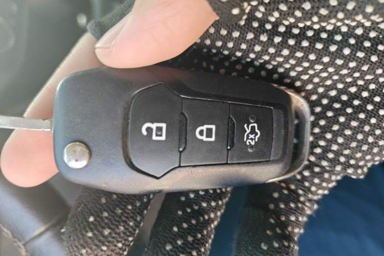 Used Ford Escort 2017 Happiness Edition 1.5L Automatic Fashion Version Vehicle Key