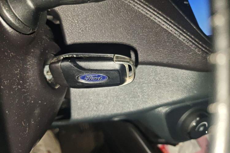 Used Ford Escort 2017 Happiness Edition 1.5L Automatic Fashion Version Vehicle Key