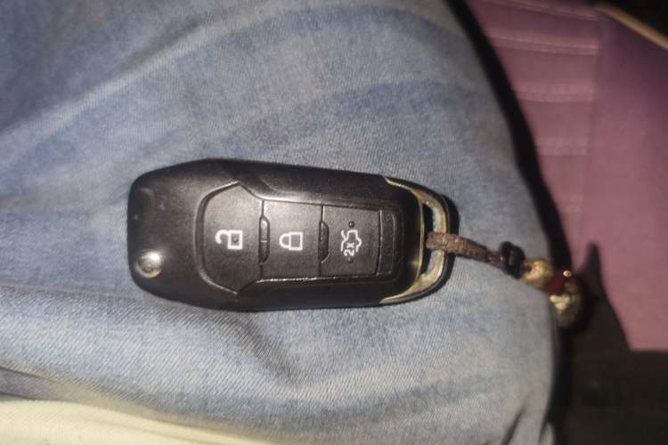 Used Ford Escort 2017 Happiness Edition 1.5L Automatic Fashion Version Vehicle Key