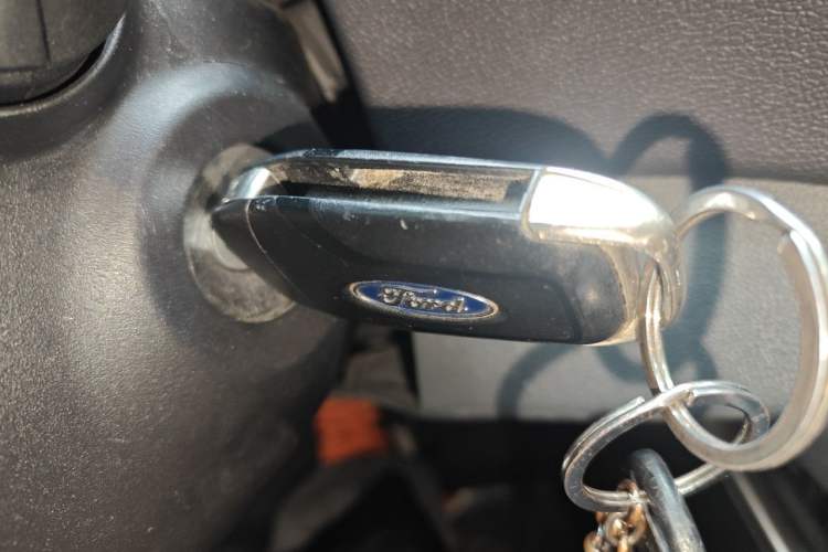 Used Ford Escort 2017 Happiness Edition 1.5L Automatic Fashion Version Vehicle Key