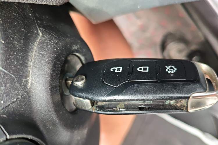Used Ford Escort 2017 Happiness Edition 1.5L Automatic Fashion Version Vehicle Key