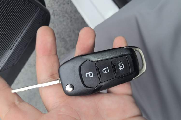 Used Ford Escort 2017 Happiness Edition 1.5L Automatic Fashion Version Vehicle Key