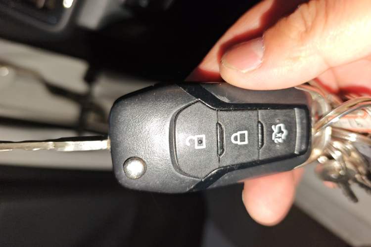 Used Ford Escort 2017 Happiness Edition 1.5L Automatic Fashion Version Vehicle Key