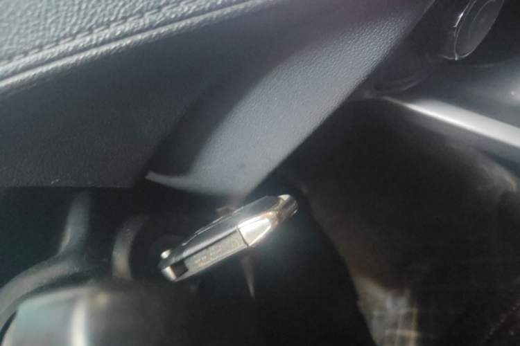 Used Ford Escort 2017 Happy Edition 1.5L Manual Fashion Model Vehicle Key