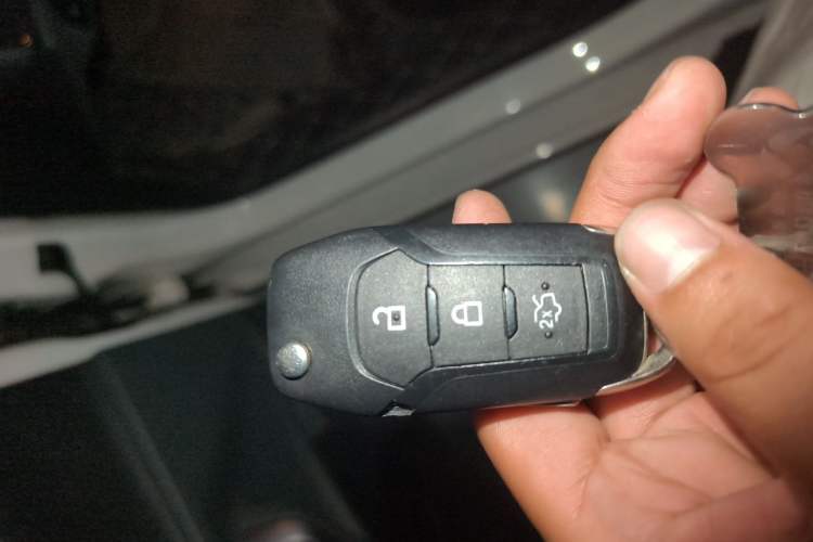 Used Ford Escort 2017 Happiness Edition 1.5L Automatic Fashion Version Vehicle Key