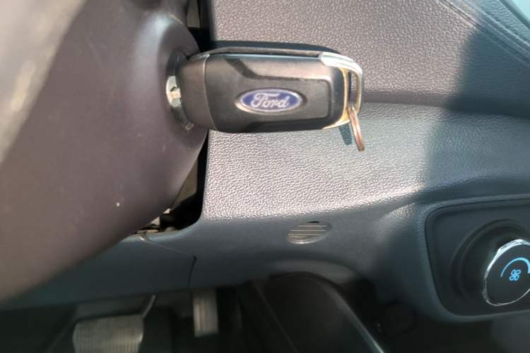 Used Ford Escort 2017 Happiness Edition 1.5L Automatic Fashion Version Vehicle Key