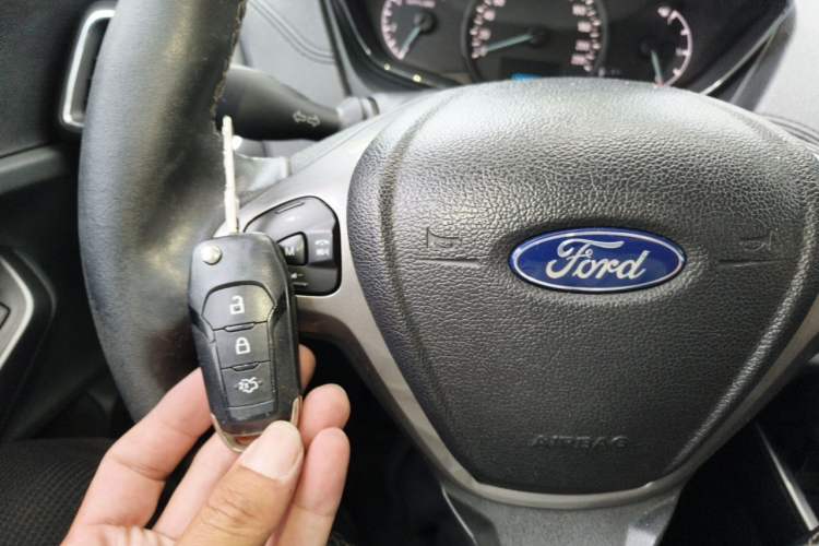 Used Ford Escort 2017 Happiness Edition 1.5L Automatic Fashion Version Vehicle Key