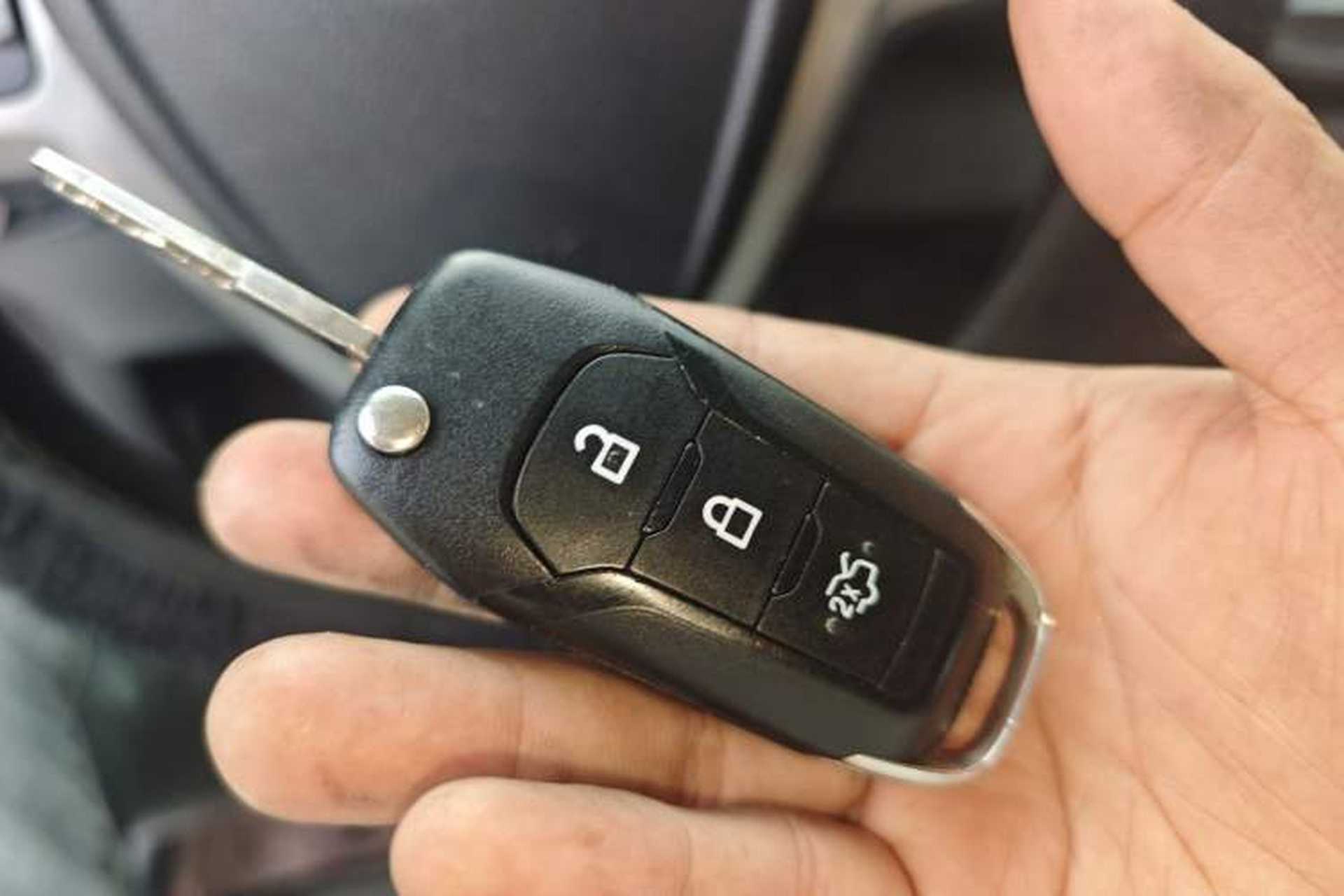 Used Ford Escort 2017 Happiness Edition 1.5L Automatic Fashion Version Vehicle Key