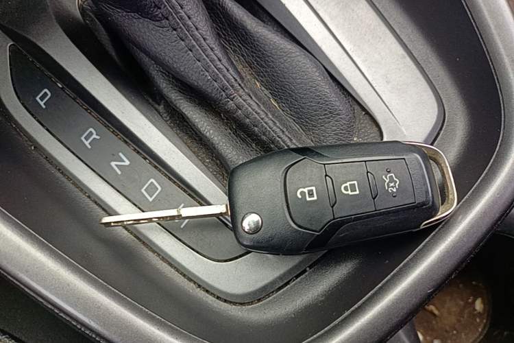Used Ford Escort 2017 Happiness Edition 1.5L Automatic Fashion Version Vehicle Key