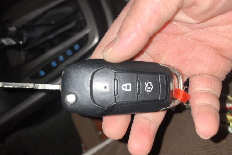 Used Ford Escort 2017 Happiness Edition 1.5L Automatic Fashion Version Vehicle Key