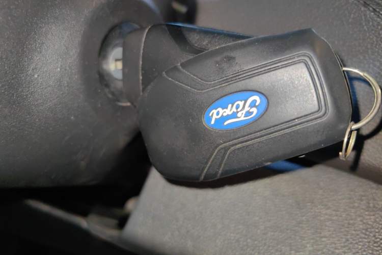 Used Ford Escort 2017 Happiness Edition 1.5L Automatic Fashion Version Vehicle Key