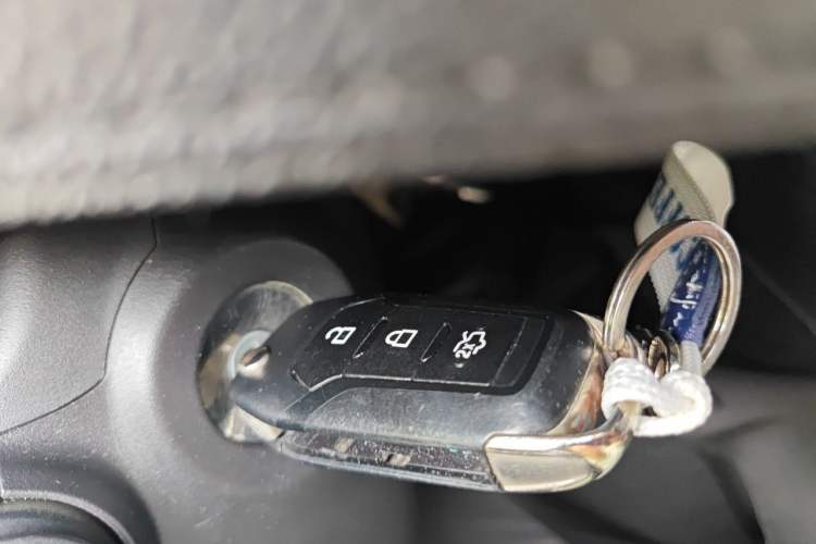 Used Ford Escort 2017 Happiness Edition 1.5L Automatic Fashion Version Vehicle Key