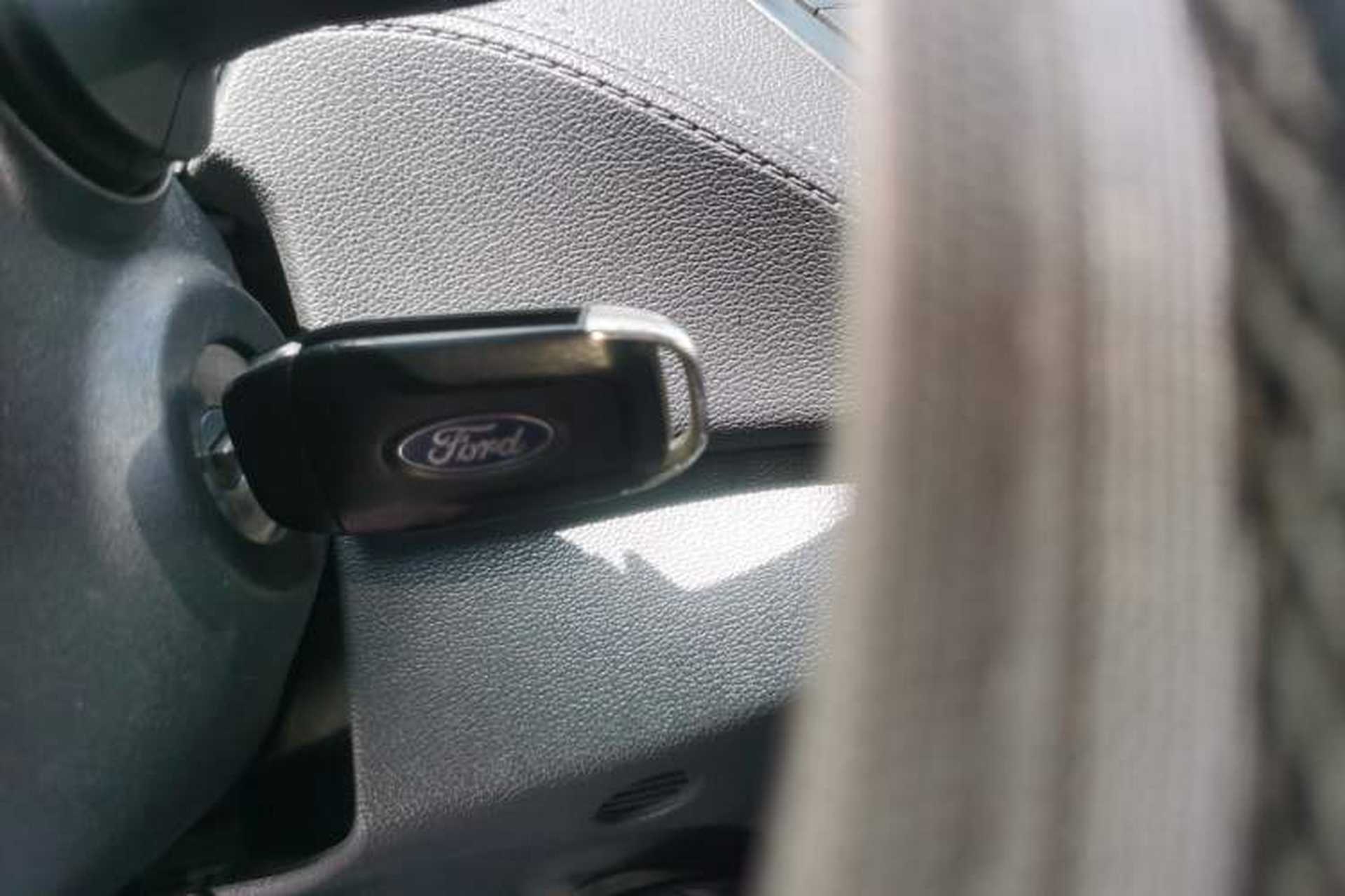 Used Ford Escort 2017 Happiness Edition 1.5L Automatic Fashion Version Vehicle Key