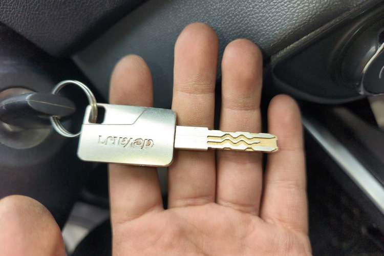 Used Ford Escort 2017 Happiness Edition 1.5L Automatic Fashion Version Vehicle Key