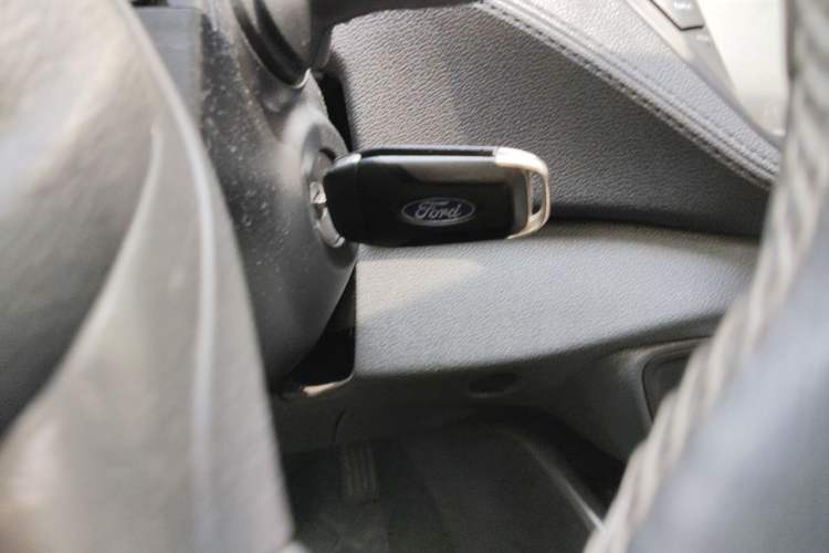 Used Ford Escort 2017 Happiness Edition 1.5L Automatic Fashion Version Vehicle Key