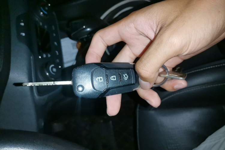 Used Ford Escort 2017 Happiness Edition 1.5L Automatic Fashion Version Vehicle Key