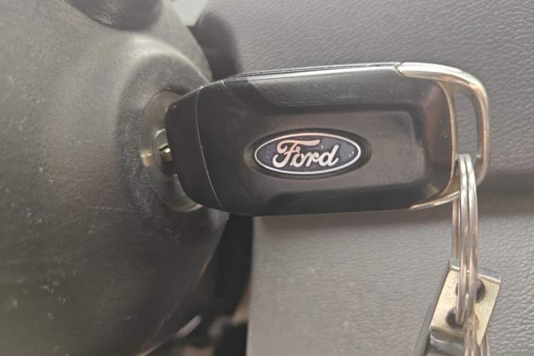 Used Ford Escort 2017 Happiness Edition 1.5L Automatic Fashion Version Vehicle Key
