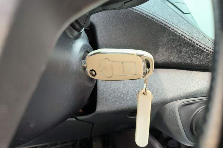 Used Ford Escort 2017 Happiness Edition 1.5L Automatic Fashion Version Vehicle Key
