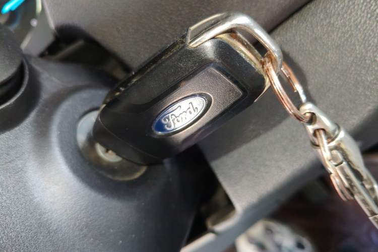 Used Ford Escort 2017 Happiness Edition 1.5L Automatic Fashion Version Vehicle Key