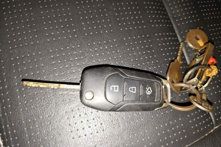 Used Ford Escort 2017 Happiness Edition 1.5L Automatic Fashion Version Vehicle Key