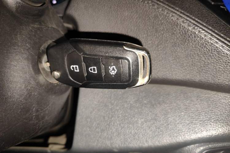 Used Ford Escort 2017 Happiness Edition 1.5L Automatic Fashion Version Vehicle Key
