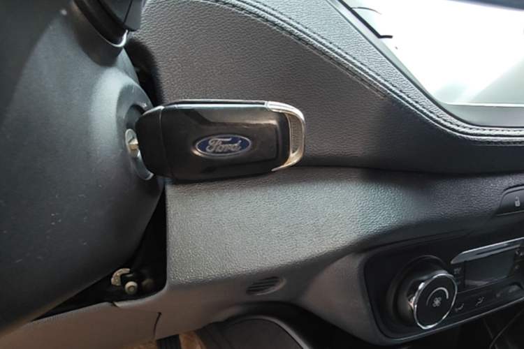 Used Ford Escort 2017 Happiness Edition 1.5L Automatic Fashion Version Vehicle Key
