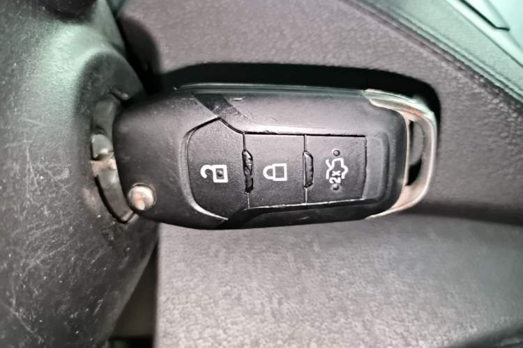 Used Ford Escort 2017 Happiness Edition 1.5L Automatic Fashion Version Vehicle Key