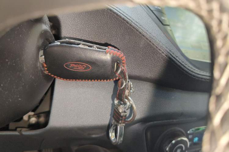 Used Ford Escort 2017 Happiness Edition 1.5L Automatic Fashion Version Vehicle Key