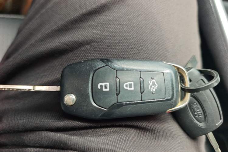Used Ford Escort 2017 Happiness Edition 1.5L Automatic Fashion Version Vehicle Key