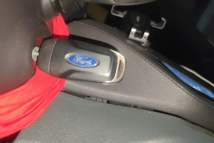 Used Ford Escort 2017 Happiness Edition 1.5L Automatic Fashion Version Vehicle Key