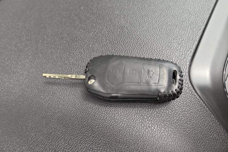 Used Ford Escort 2017 Happiness Edition 1.5L Automatic Fashion Version Vehicle Key