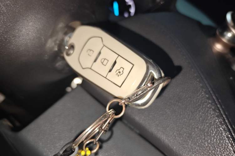 Used Ford Escort 2017 Happiness Edition 1.5L Automatic Fashion Version Vehicle Key