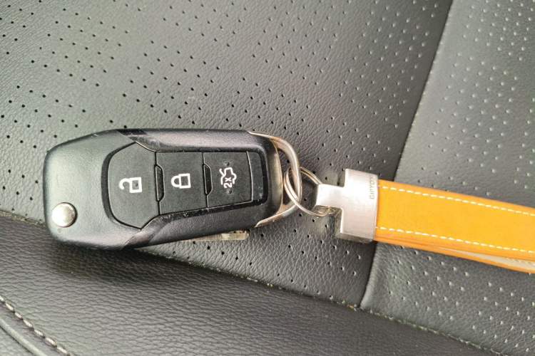 Used Ford Escort 2017 Happiness Edition 1.5L Automatic Fashion Version Vehicle Key