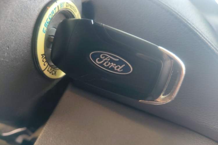 Used Ford Escort 2017 Happiness Edition 1.5L Automatic Fashion Version Vehicle Key