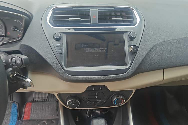 Used Ford Escort 2017 Revised Version 1.5L Automatic Comfort Edition Audio And AC Panel