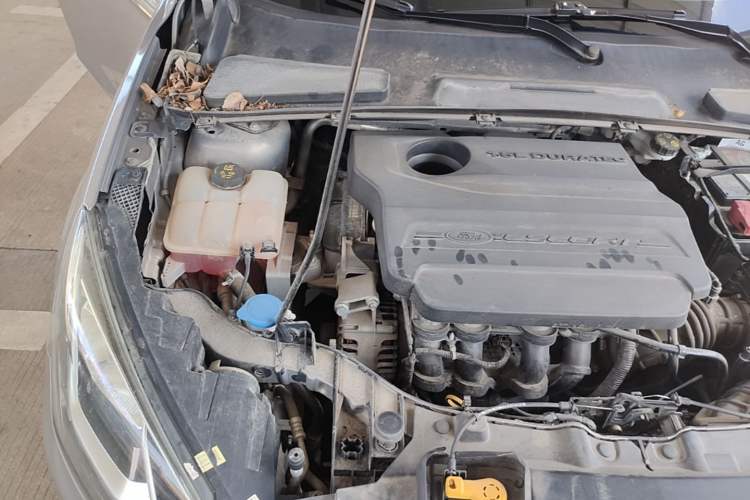 Used Ford Escort 2017 1.5L Manual Comfort Model Engine Bay Right