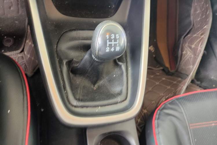 Used Ford Escort 2017 1.5L Manual Comfort Model Gear Lever