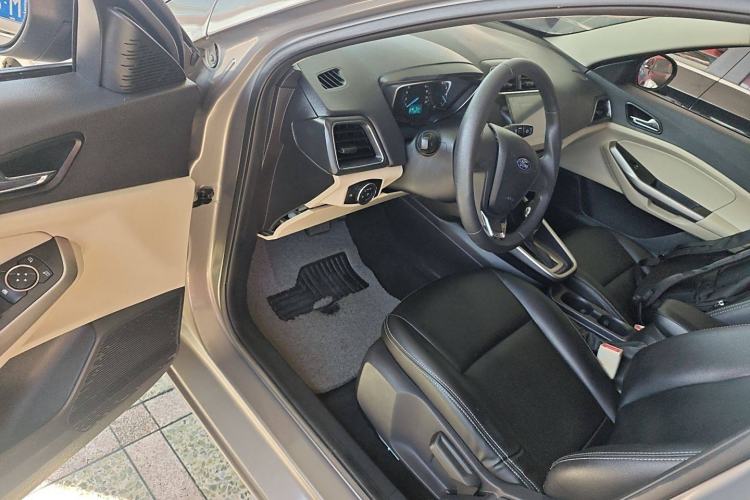Used Ford Escort 2017 Revised Version 1.5L Automatic Comfort Edition Interior 3