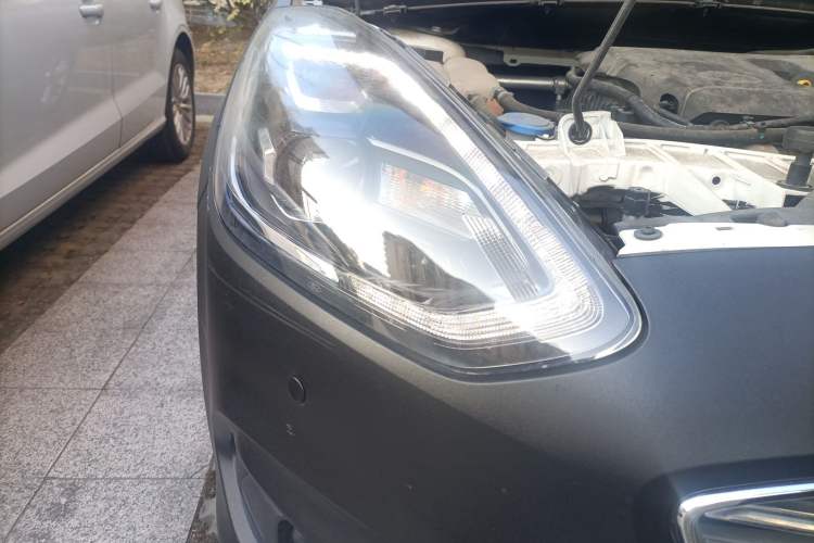 Used Ford Escort 2019 Revised Version 1.5L Automatic Enjoyment Type China VI Standard Right Front Headlight