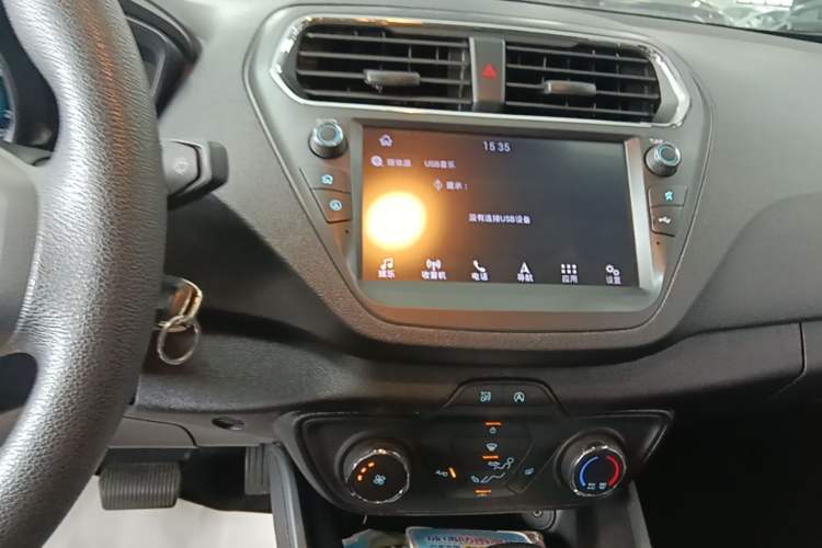 Used Ford Escort 2019 1.5L Automatic ZhiXiang Model Audio And AC Panel