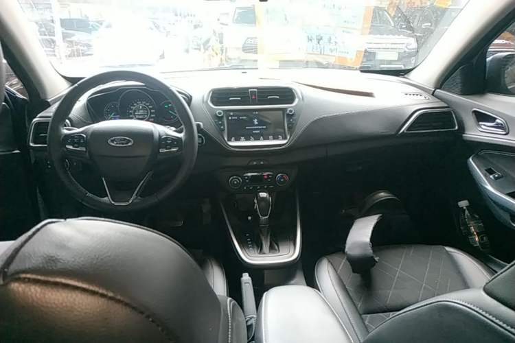 Used Ford Escort 2019 Revised Version 1.5L Automatic Enjoyment Type China VI Standard Center Console