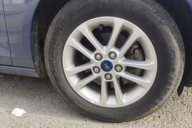Used Ford Escort 2019 Revised Version 1.5L Manual "Quality Enjoyment" Trim (Tire Pressure Monitoring) China VI Standard Exterior 4