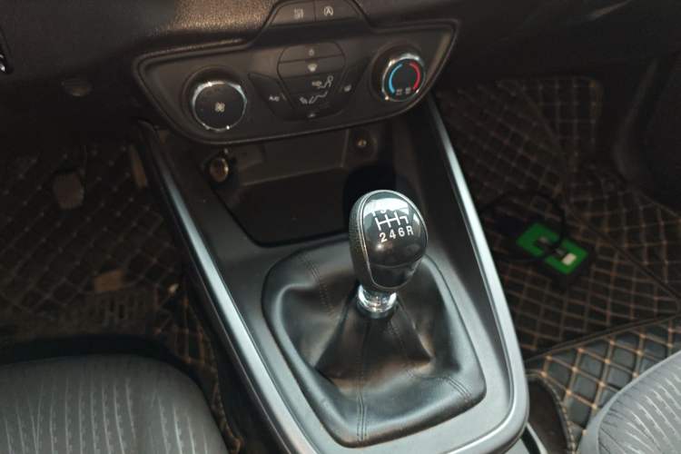 Used Ford Escort 2019 Revised Version 1.5L Manual "Quality Enjoyment" Trim (Tire Pressure Monitoring) China VI Standard Gear Lever